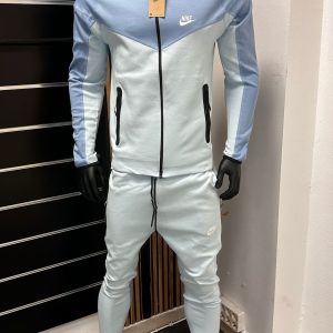 chandal nike tech