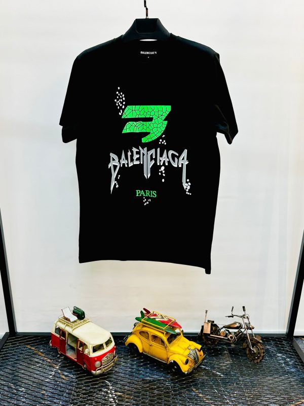 camiseta balenciaga