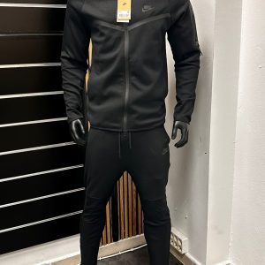 Chándal nike tech