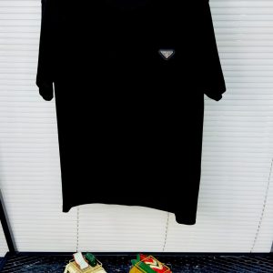 camiseta prada