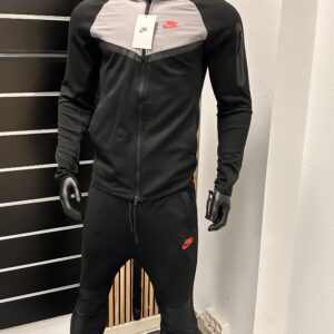 Chándal nike tech
