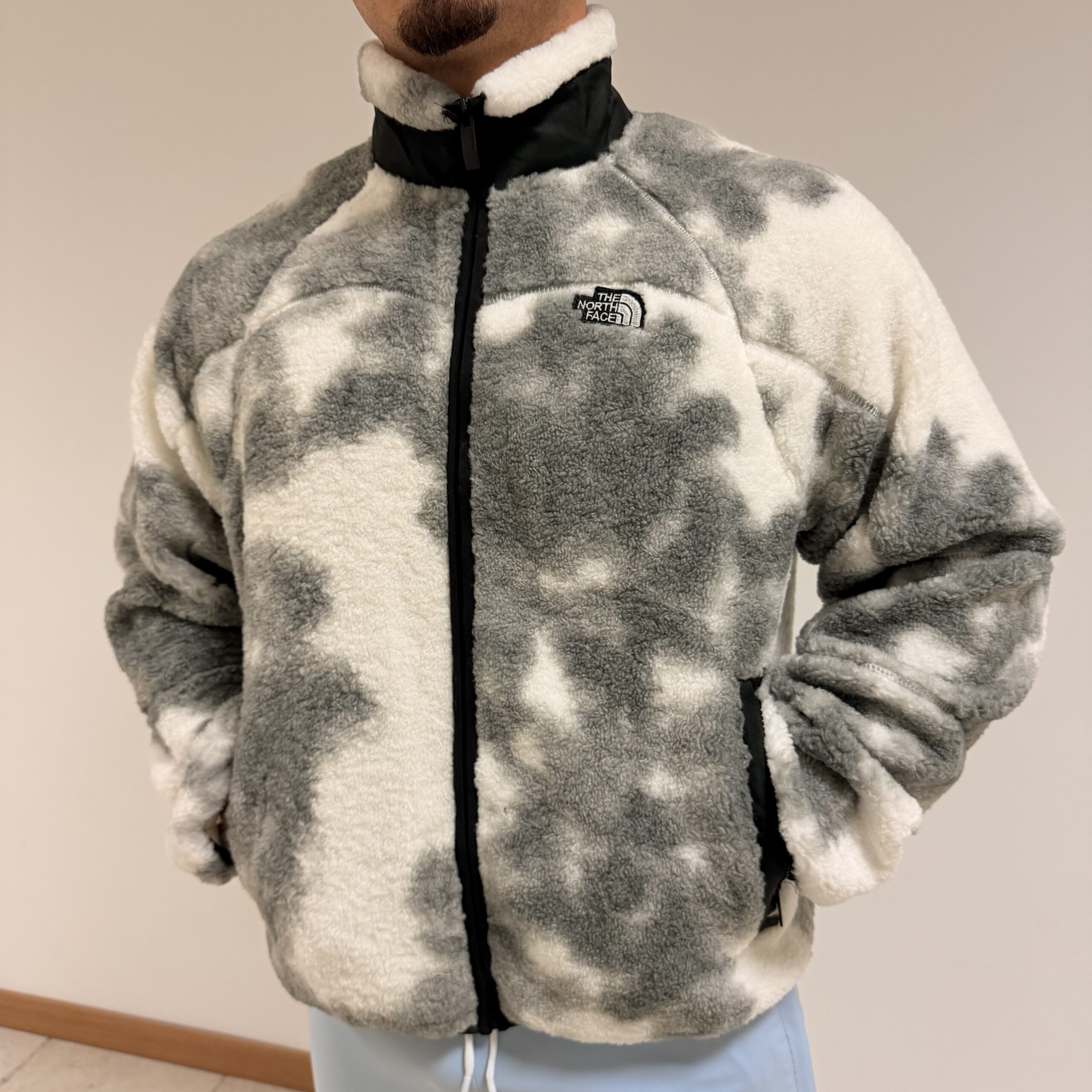 Chaqueta north face light gris