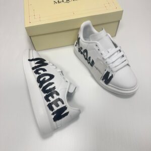 Alexander McQueen grafiti