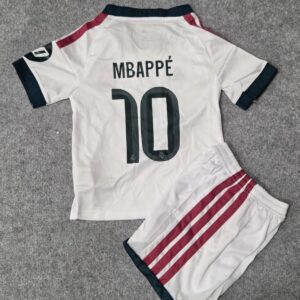 Equipación del Madrid mbape